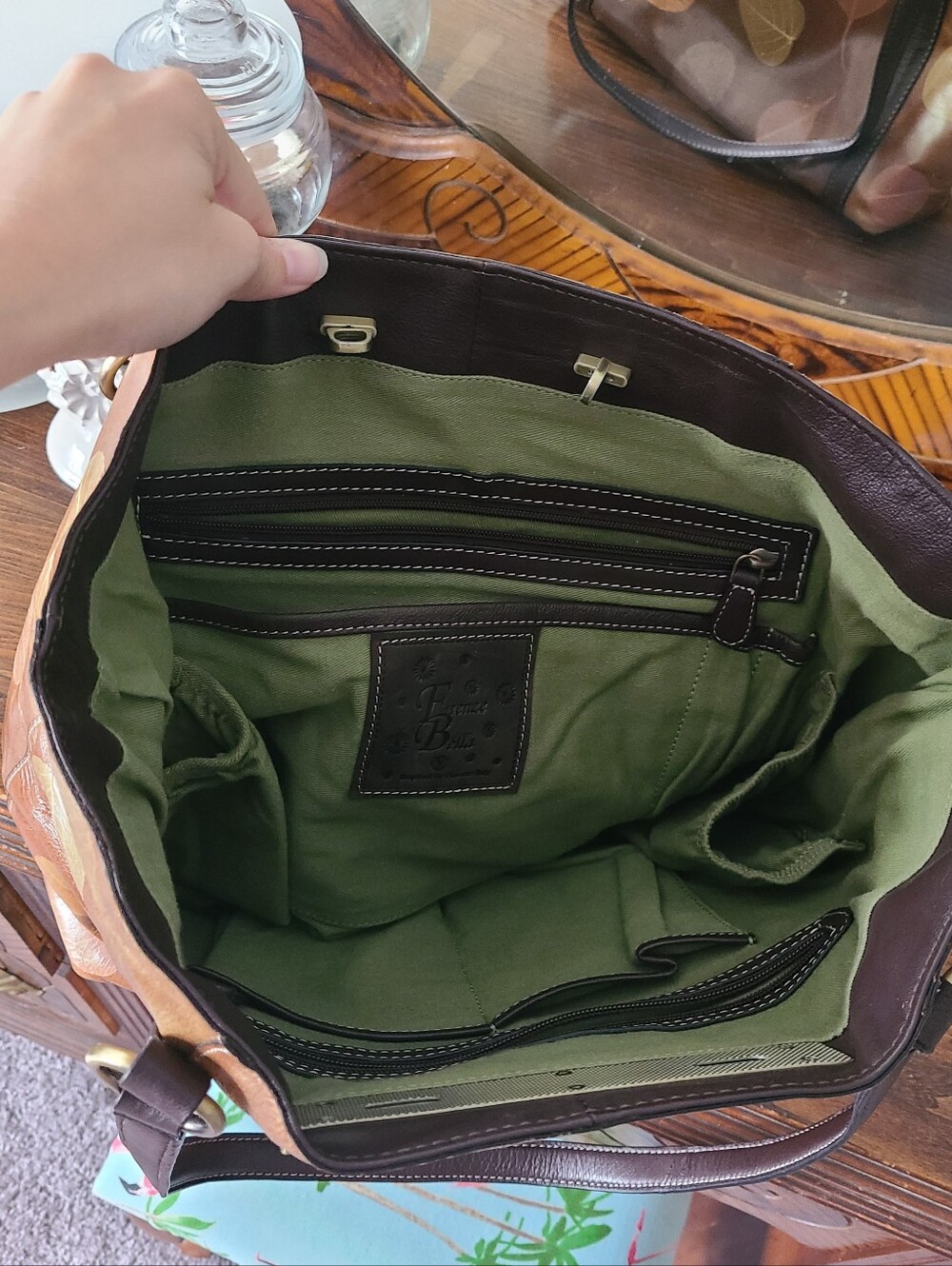 Firenze Bella Leaf Tote - Picture 8 of 9